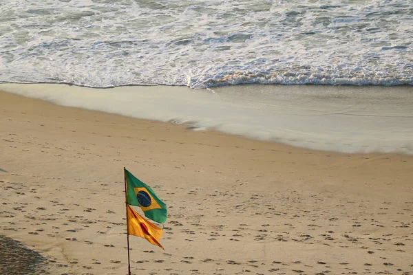 Bandera Brazil Copacabana Beach Powerful Waves Rio Janeiro Brazil — Foto de Stock
