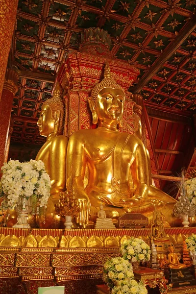 Függőleges Fénykép Arany Négyoldalú Ülő Buddha Képek Wat Phumin Temple — Stock Fotó