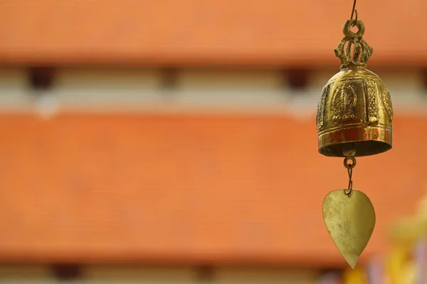 Closed Chime Vento Bronze Decorado Lindo Templo Budista Com Telhados — Fotografia de Stock