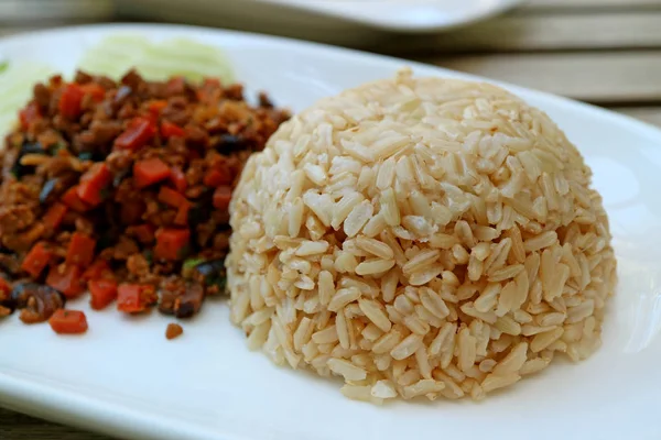 Riz Jasmin Brun Thaïlandais Cuit Vapeur Avec Des Légumes Sautés — Photo