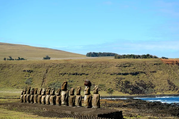 Famosas Enormes Estátuas Moai Ahu Tongariki Sítio Arqueológico Ilha Páscoa — Fotografia de Stock