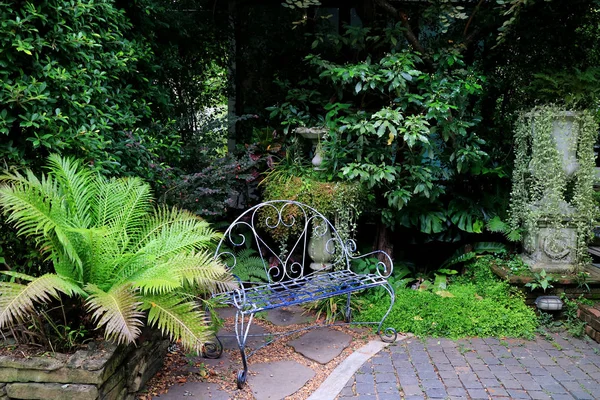 Beautiful Wrought Iron Bench Stone Pathway Tropical Garden — 스톡 사진