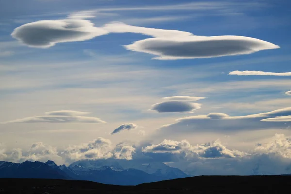 Indrukwekkende Witte Grijze Wolken Aan Herfstavondhemel Patagonië Argentinië — Stockfoto