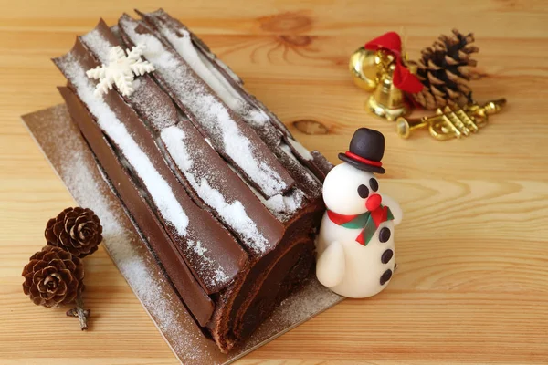 Buche Noel Chocolate Yule Log Cake Cute Snowman Marzipan Dry — Stock Photo, Image
