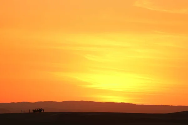 Dech Beroucí Obloha Západu Slunce Nad Písečnou Dunou Pouště Huacachina — Stock fotografie