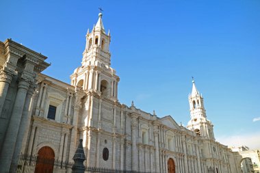 Arequipa Bazilika Katedrali, Peru, Arequipa Plaza de Armas Meydanı 'nın ünlü simgesi.