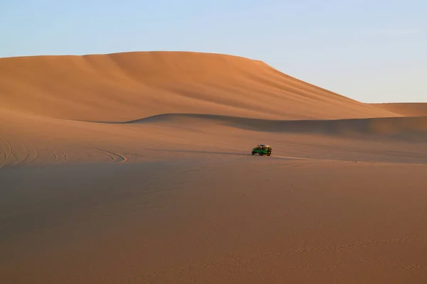 Dune Buggy Körs Den Enorma Sanddynen Huacachina Ica Peru — Stockfoto