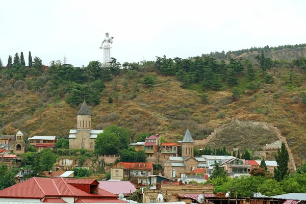 Gürcistan Başkenti Tiflis Teki Sololaki Tepesi Nde Gürcistan Annesinin Heykeli — Stok fotoğraf