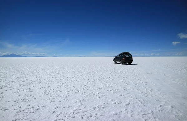 Kalandtúra Salar Uyuni Ban Vagy Uyuni Salts Flats Ban Bolíviában — Stock Fotó