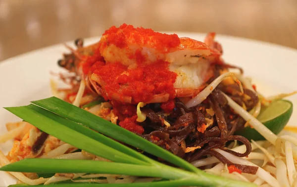 Pad Thai Thai Style Stir Fried Riceberry Noodles Topped Prawn — Stock Photo, Image