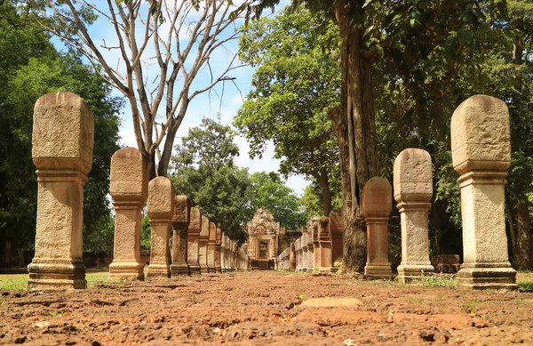 Sandstone Pathway Leidt Naar Ingang Van Sdok Kok Thom Khmer — Stockfoto
