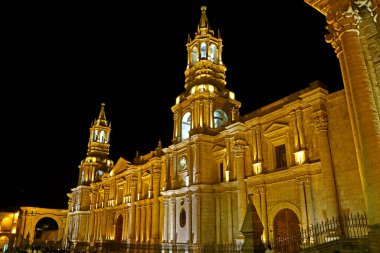 Arequipa, Peru, Güney Amerika Bazilika Katedrali 'nin İnanılmaz Gece Manzarası