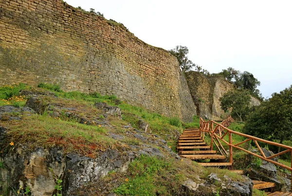 Ξύλινη Σκάλα Για Kuelap Citadel Complex Ερείπια Στην Κορυφή Του — Φωτογραφία Αρχείου