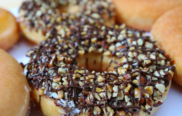 Close Chocolate Com Donut Amêndoa Picada — Fotografia de Stock