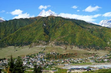 Ushba Dağı ya da Gürcistan 'ın Svaneti bölgesindeki 