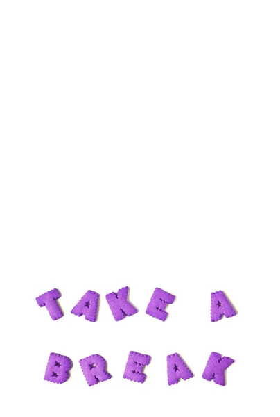 Vertikal Bild Texten Take Break Made Vivid Violett Alfabet Formade — Stockfoto