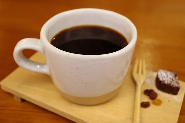 Feche Uma Xícara Café Quente Com Chocolate Embaçado Fundo — Fotografia de Stock