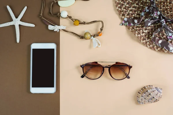 Moda mujer esencial, cosméticos, accesorios de maquillaje — Foto de Stock