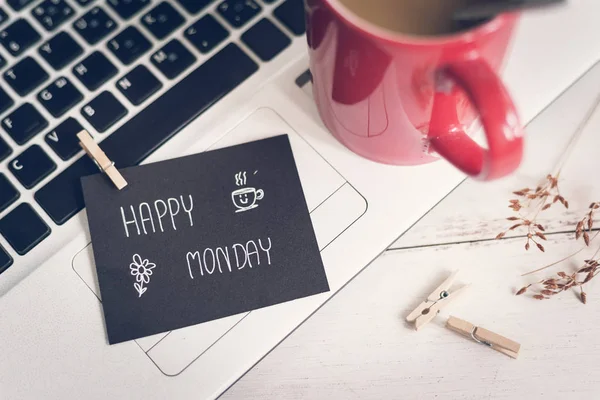 Feliz lunes masaje en el cuaderno con café — Foto de Stock