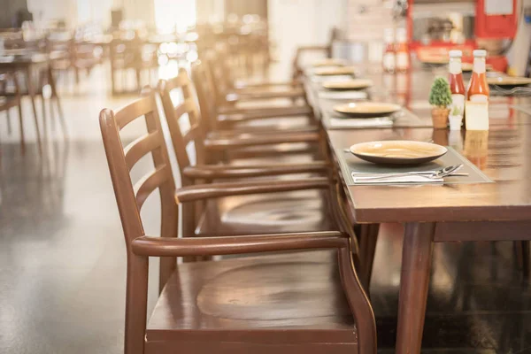 Üres asztal és szék, étterem — Stock Fotó