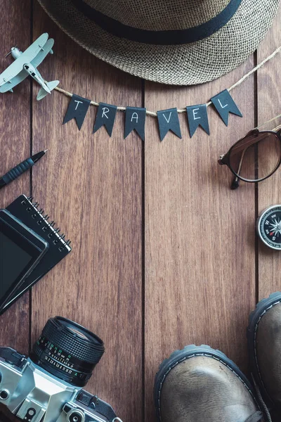 Vue aérienne des accessoires et objets du voyageur — Photo