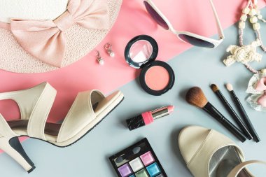 kozmetik kadın ve moda öğeleri kopya alanı ile