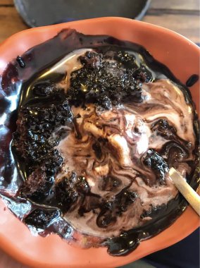 Dondurmalı Koyu Çikolatalı Brownie