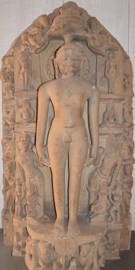 Gwalior, Madhya Pradesh / Hindistan - 15 Mart 2020: Jain Tirthankar heykeli