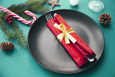 Noel tablo ayarı ile Noel süsleri.