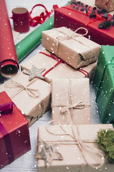 古典的なクリスマスのギフトボックスプレゼント — ストック写真