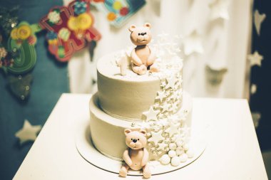 The handmade fancy kids cake