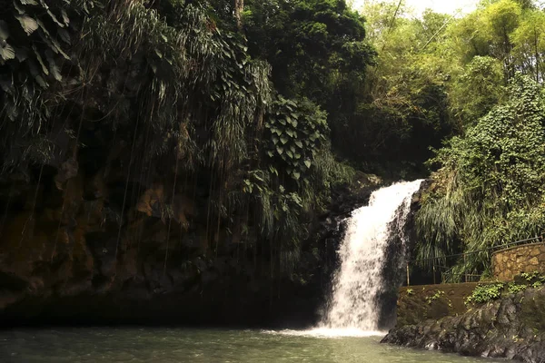 Waterval mooi in Grenada — Stockfoto