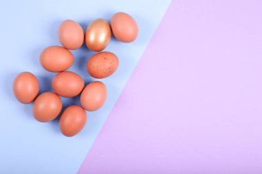 Renkli Paskalya yumurtaları. Metin için boşluk