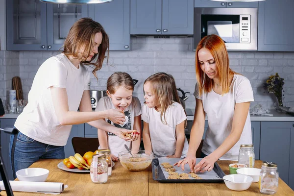 Portrait Happy Mothers Two Daughters Cooking Kitchen — Stock Photo, Image