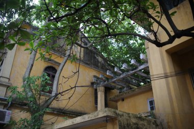 Hanoi, Vietnam şehir merkezinde bir bina.