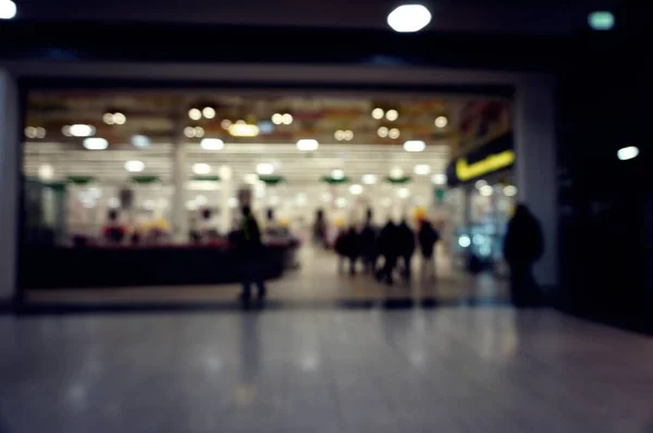 Zamazane Tło Ludzie Chodzą Centrum Handlowym Centrum Handlowe Galeria Centrów — Zdjęcie stockowe