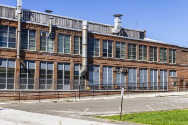 Yıpranmış, endüstriyel fabrika - kentsel ıssızlık, kırık ve unutulmuş V terk