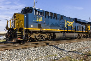 Indianapolis - Ekim 2016 yaklaşık: Csx lokomotif tren. CSX bize III de demiryolu bir sınıf faaliyet