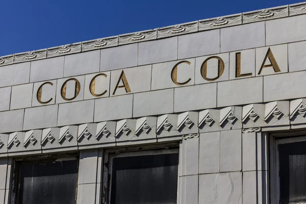 Indianapolis - Circa October 2016: The former Coca-Cola bottling plant with art deco features. The Coke plant opened in 1931 IV — Stock Photo, Image
