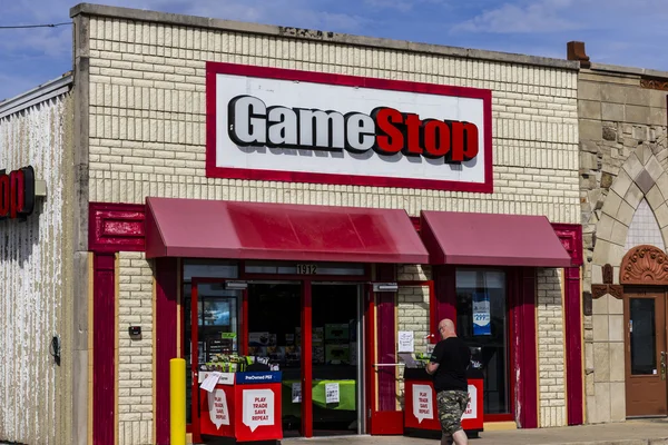 Kokomo - Circa Octubre 2016: GameStop Strip Mall Ubicación. GameStop es un minorista de videojuegos y electrónica III — Foto de Stock