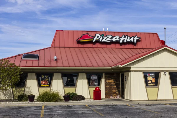 Kokomo - Sekitar Oktober 2016: Pizza Hut Fast Casual Restaurant. Pizza Hut adalah anak perusahaan dari YUM! Merek I — Stok Foto