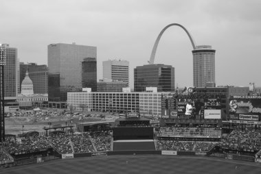 St. Louis - Mayıs 2008 yaklaşık: Ağ Geçidi Busch Staduim, ev Cardinals III görüldüğü gibi kemer