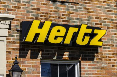 Indianapolis - Ekim 2016 yaklaşık: Yerel Hertz araba kiralama konumu. Hertz en büyük ABD araba kiralama satış II tarafından şirketidir