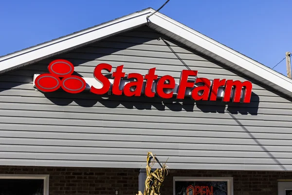 Anderson - Circa Octubre 2016: State Farm Insurance Agent Location. Granja estatal ofrece seguros y servicios financieros II — Foto de Stock