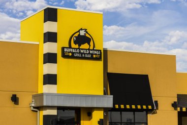 Indianapolis - Kasım 2016 yaklaşık: Buffalo Wild Wings ızgara ve Restoran Bar. B-Dubs IV canlı spor, kanat ve bira bulabilirsiniz