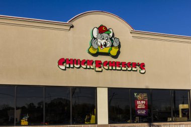 Indianapolis - Kasım 2016 yaklaşık: Chuck E. Cheese'nın Pizza ve Eğlence Restoran. Chuck E. Cheese'nın da sandviç, kanatları ve tatlılar II sunmaktadır