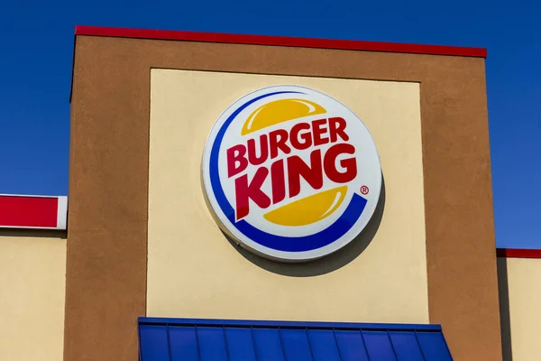 Kokomo - Circa novembro 2016: Burger King Retail Fast Food Localização. Todos os dias, mais de 11 milhões de convidados visitam Burger King I — Fotografia de Stock
