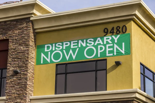 Henderson - Circa Diciembre 2016: The Source Las Vegas Medical Marijuana Dispensary. En 2017, Recreational Pot será legal en Nevada I —  Fotos de Stock