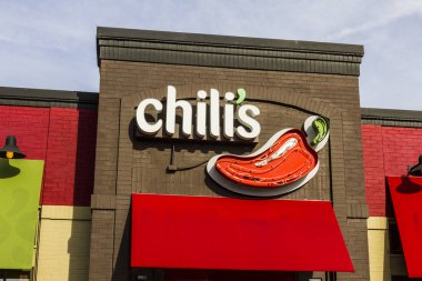 Indianapolis - yaklaşık Aralık 2016: Chili's Grill ve Bar Restoran yemek rahat. Chili's onun bebek geri kaburga V için bilinen