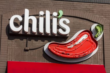 Indianapolis - yaklaşık Aralık 2016: Chili's Grill ve Bar Restoran yemek rahat. Chili's onun bebek geri kaburga IV için bilinen